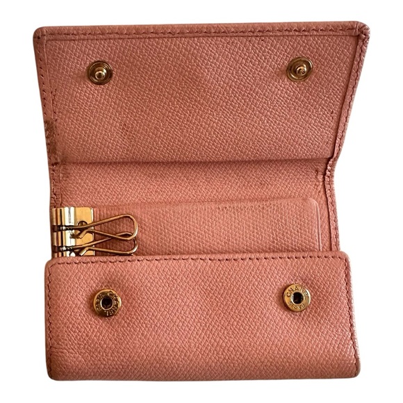 CHANEL | Coco Button Key Holder - Picture 5 of 7